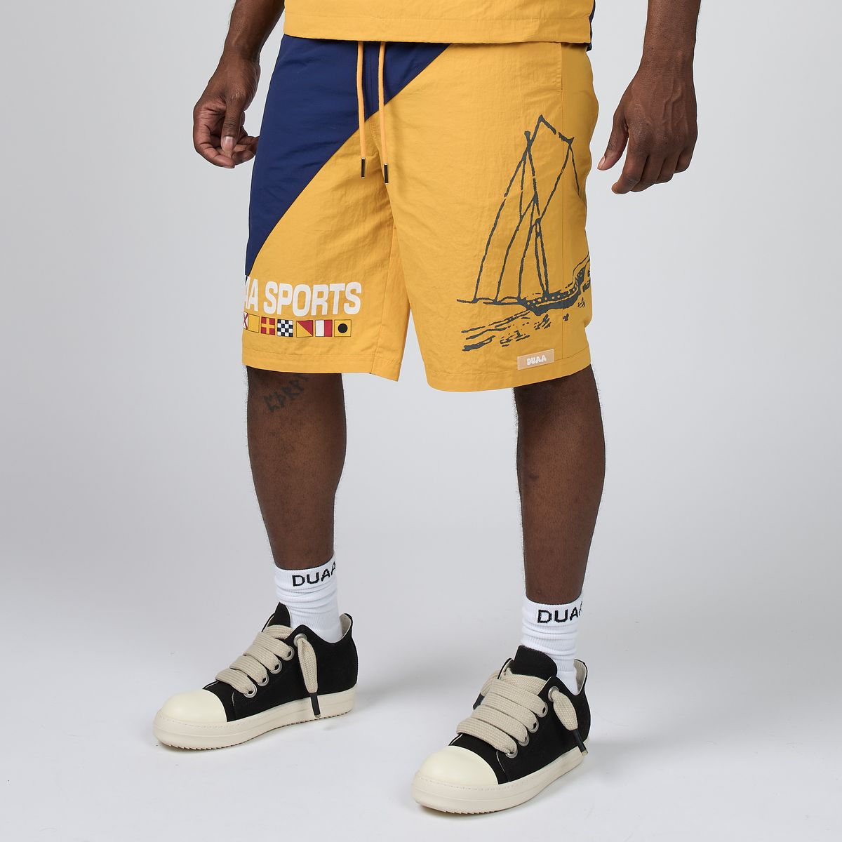 SAIL SHORT