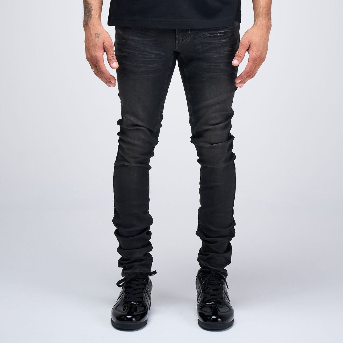 RAVEN DENIM