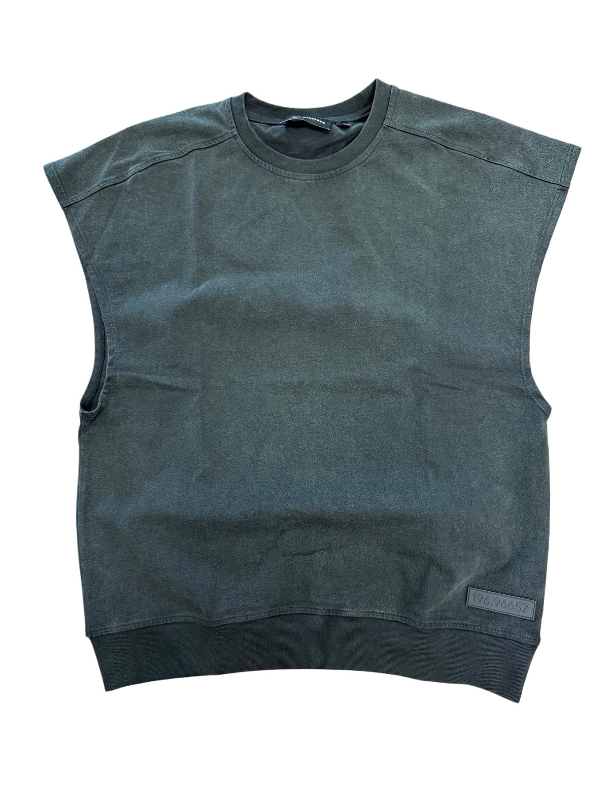 Essential Cutoff Tee