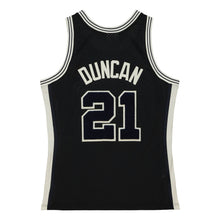 Load image into Gallery viewer, Mitchell &amp; Ness Off Court Chenille Swingman Jersey San Antonio Spurs 1998-99 Tim Duncan
